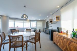 Image 15 - 876593
