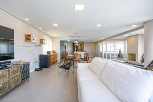 Image 1 - 876593