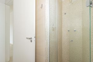 Image 14 - 876594