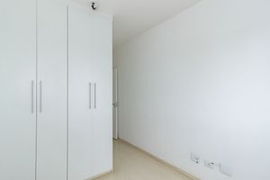 Image 17 - 876594