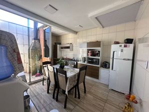 Image 6 - 876595