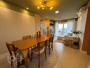 Image 9 - 876598