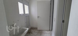 Image 21 - 876599