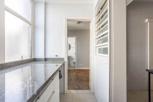 Image 11 - 876600