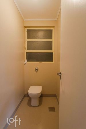 Image 15 - 876600