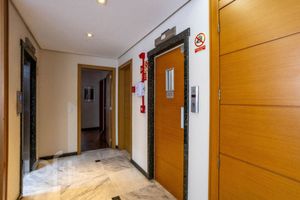 Image 30 - 876600