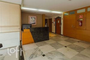 Image 21 - 876600