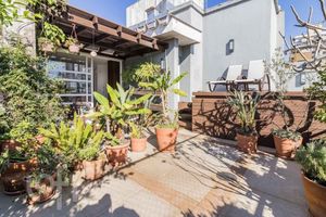Image 31 - 876616