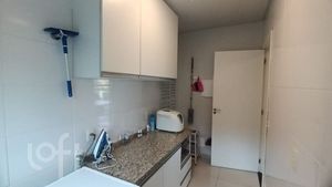 Image 12 - 876622