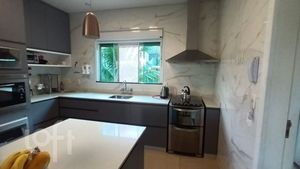 Image 8 - 876622