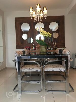 Image 11 - 876623