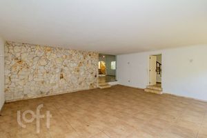 Image 16 - 876627