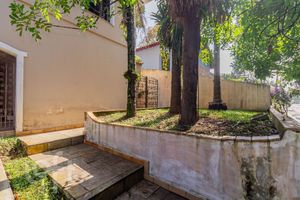 Image 6 - 876627