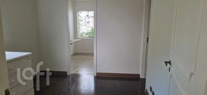 Image 5 - 876627