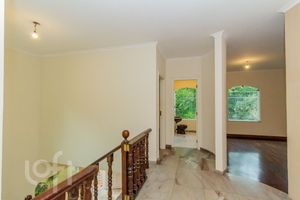 Image 26 - 876627