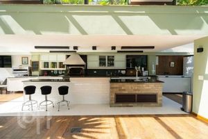 Image 17 - 876628