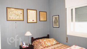 Image 11 - 876630