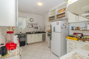 Image 23 - 876630