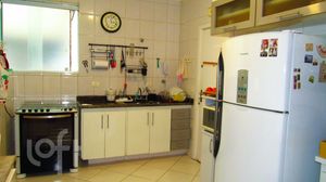 Image 5 - 876630