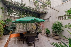 Image 35 - 876630