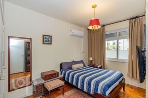 Image 19 - 876630