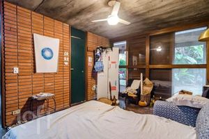 Image 30 - 876636