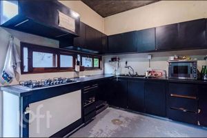 Image 13 - 876636
