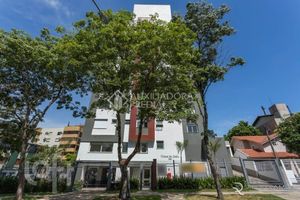 Image 21 - 876637