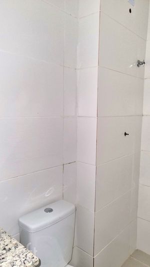 Image 9 - 876639