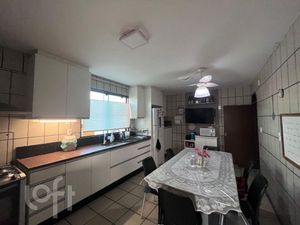 Image 11 - 876640