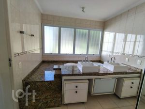 Image 12 - 876647
