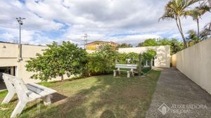 Image 11 - 876649