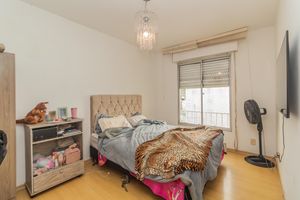 Image 7 - 876657