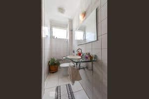 Image 4 - 876660