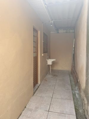 Image 11 - 876679