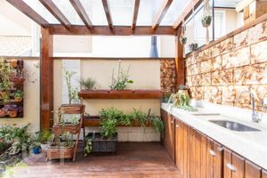 Image 17 - 876683