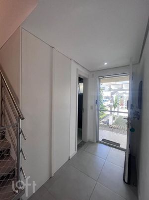 Image 6 - 876683
