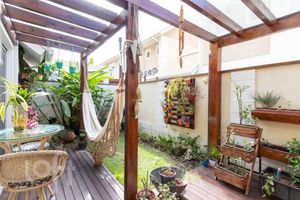 Image 12 - 876683