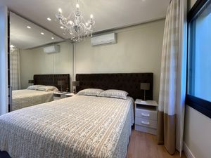 Image 19 - 876684