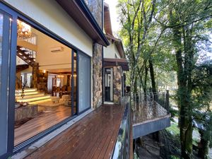 Image 14 - 876684
