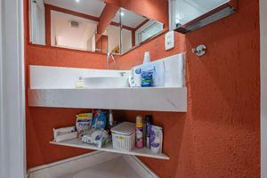 Image 7 - 876685