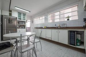 Image 20 - 876685