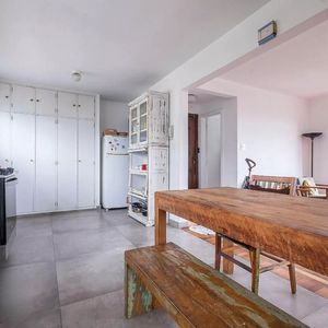 Image 17 - 876687