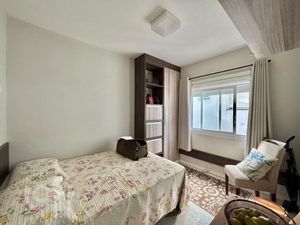 Image 10 - 876688