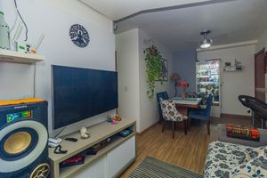 Image 4 - 876692