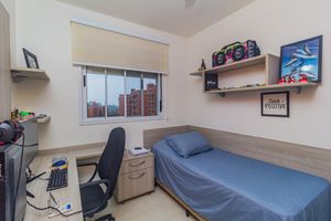 Image 14 - 876692