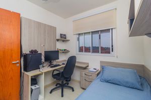Image 15 - 876692