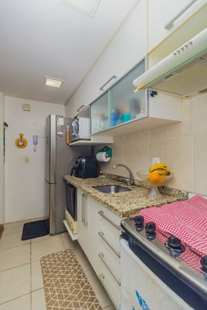Image 26 - 876692