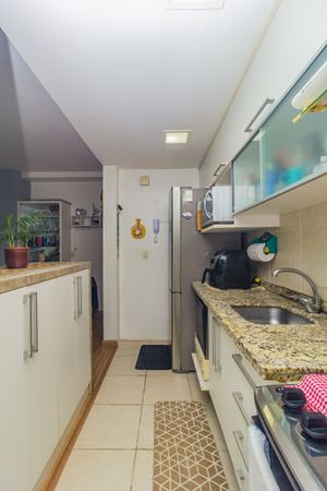 Image 27 - 876692