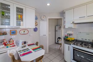 Image 36 - 876694